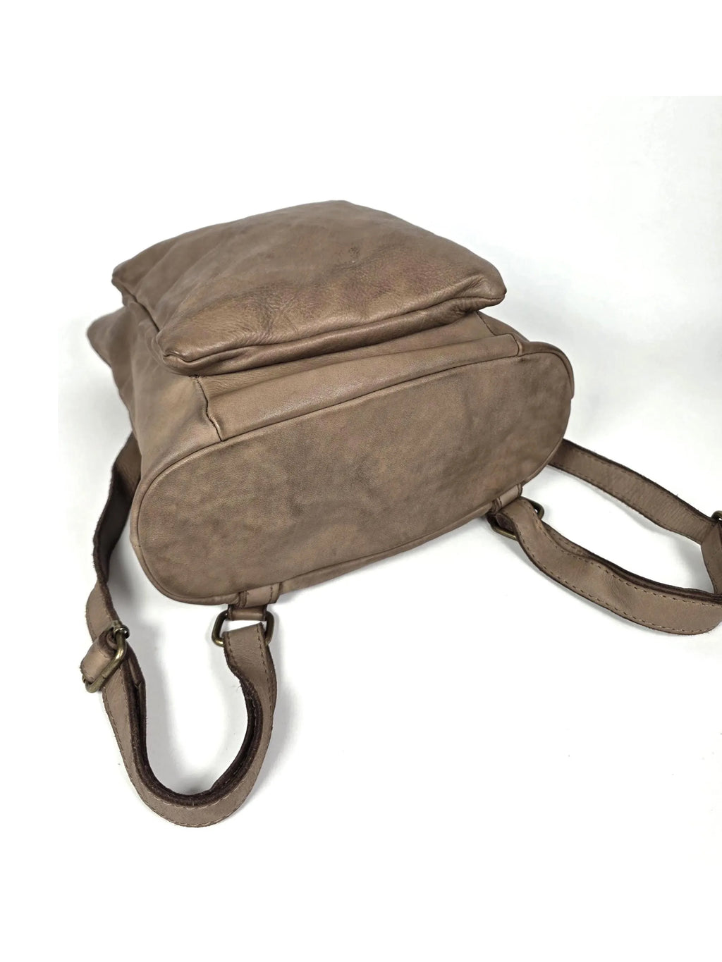 Kleiner Leder-Rucksack wandelbar taupe