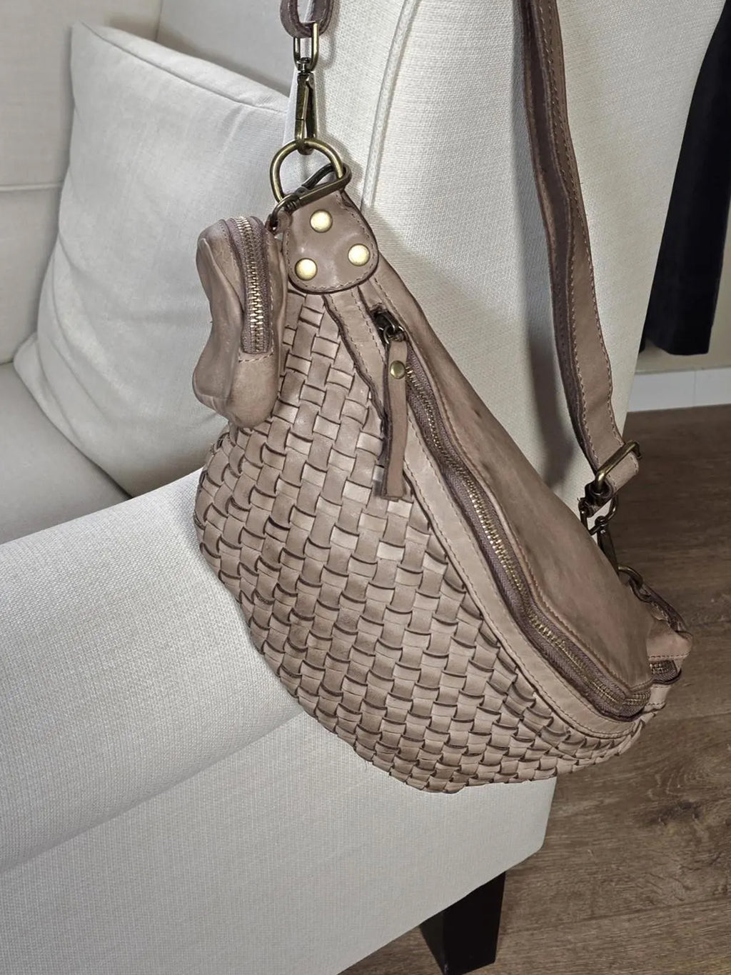 Leder-Bauchtasche geflochten taupe