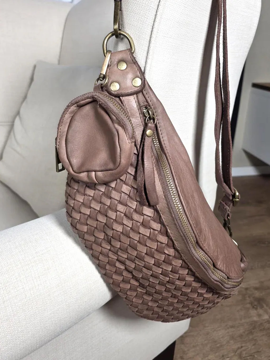 Leder-Bauchtasche geflochten taupe